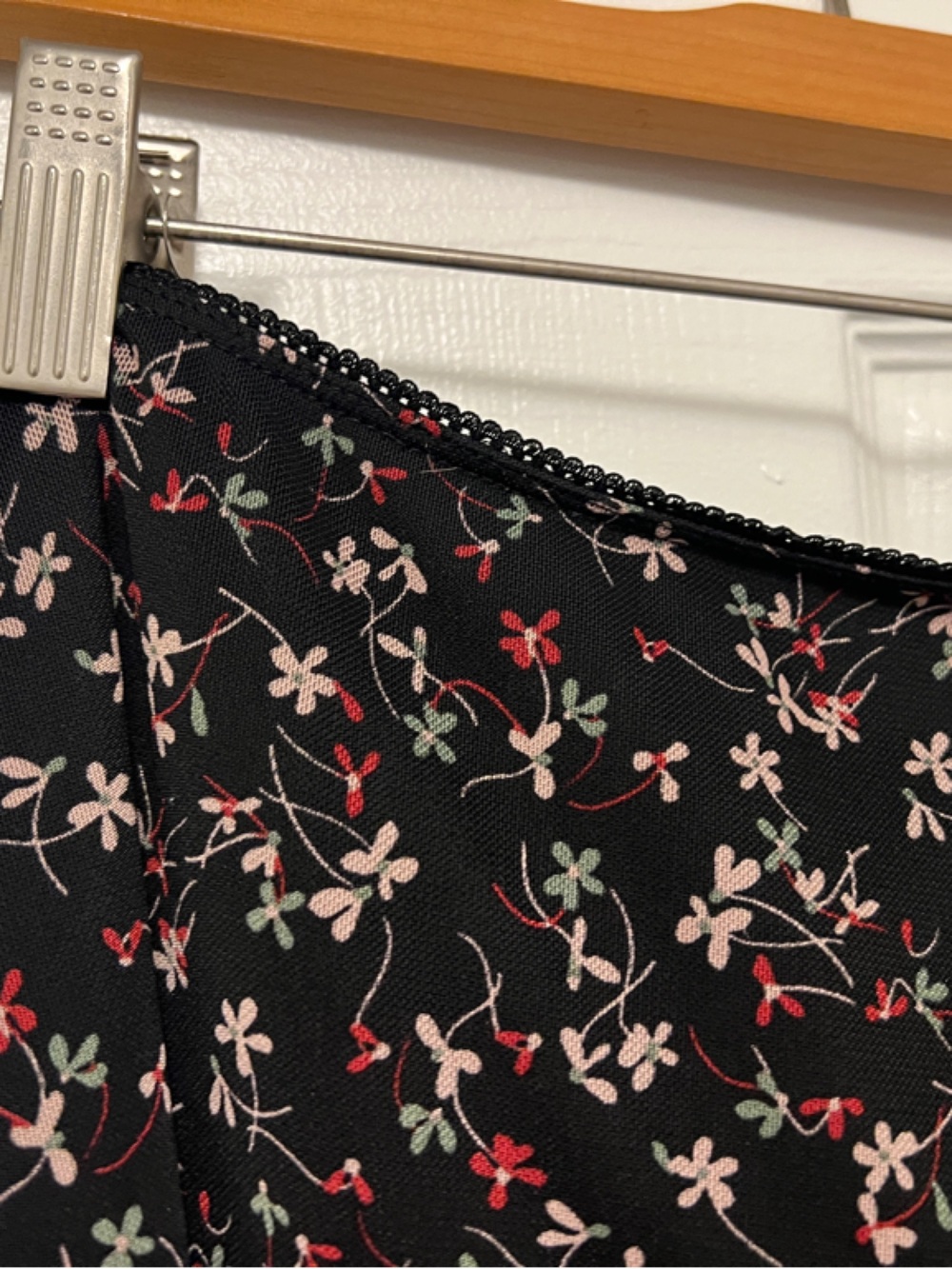 Black Floral Midi Skirt with Slit - Picture 4 of 7